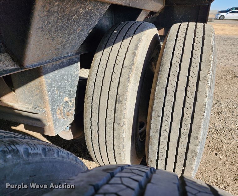 image for item IL9074 2012 Aulick Aultimate 4670542  live bottom trailer