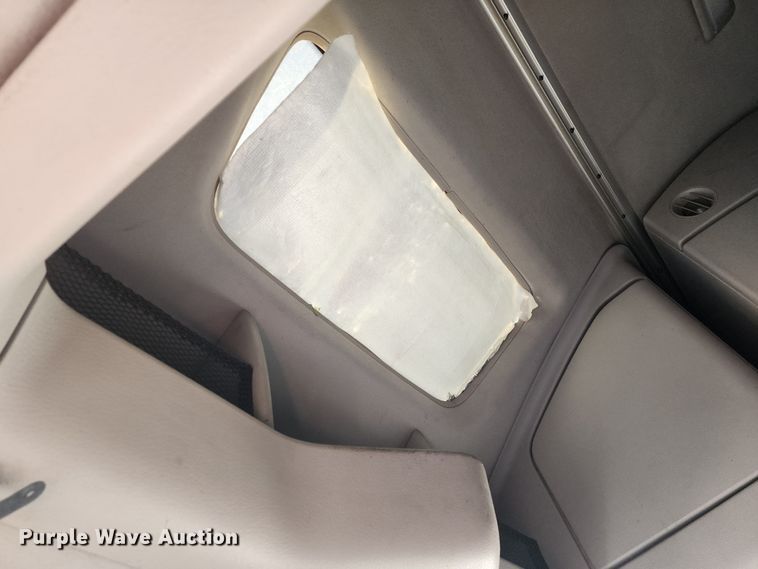 image for item IL9075 2007 Volvo VNL  semi truck