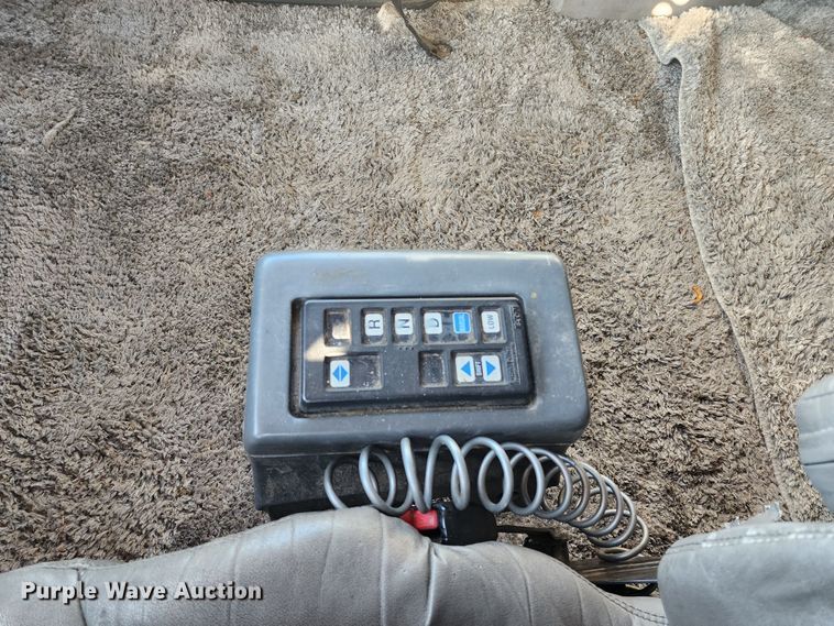 image for item IL9075 2007 Volvo VNL  semi truck