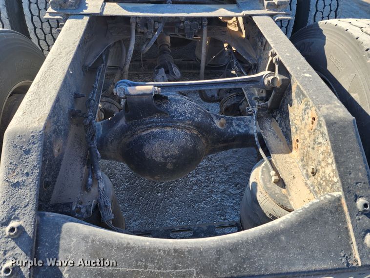 image for item IL9075 2007 Volvo VNL  semi truck