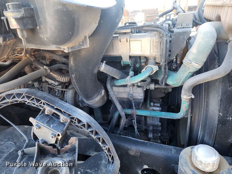 image for item IL9075 2007 Volvo VNL  semi truck