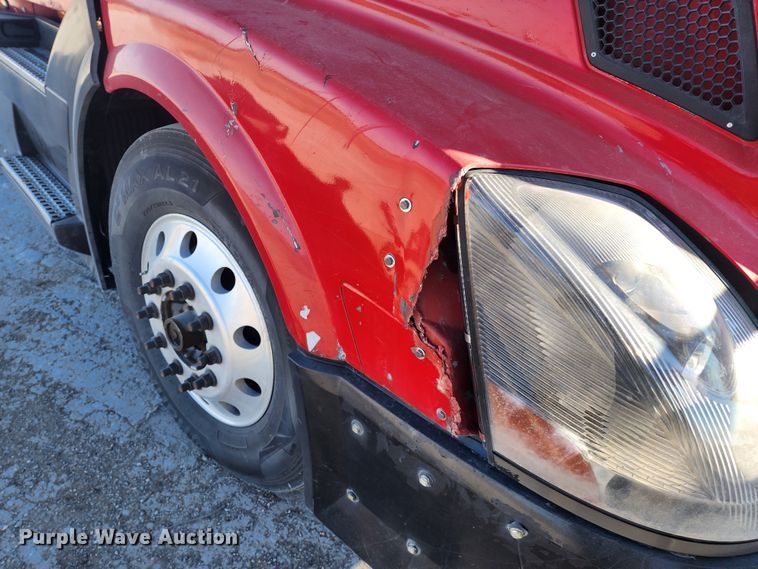 image for item IL9075 2007 Volvo VNL  semi truck