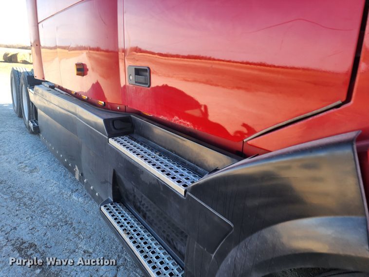 image for item IL9075 2007 Volvo VNL  semi truck