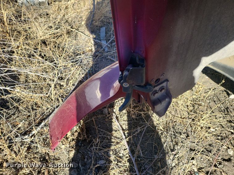 image for item IU9899 Freightliner hood