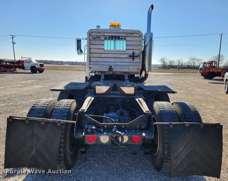 image for item JB9717 1994 Mack CH613  semi truck