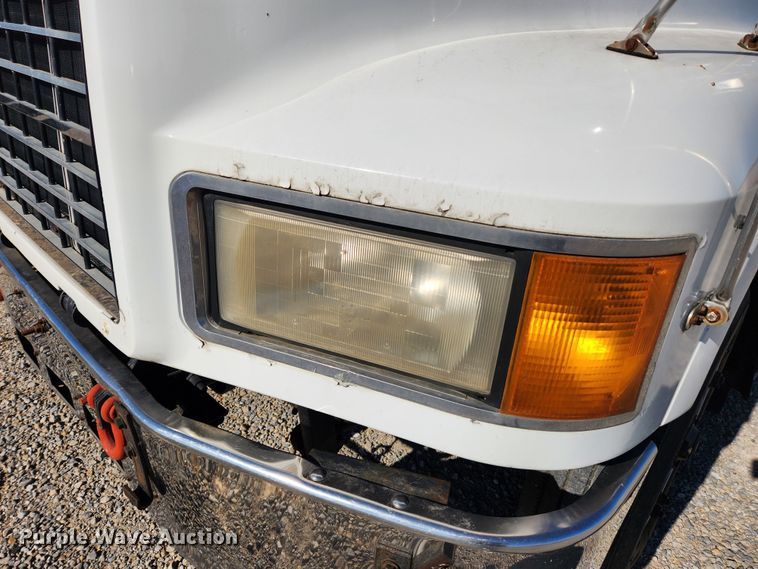 image for item JB9717 1994 Mack CH613  semi truck