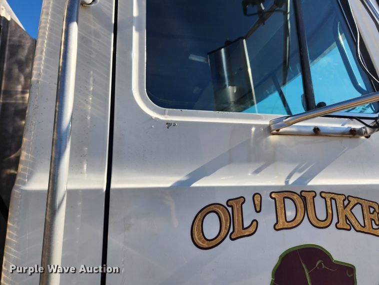 image for item JB9717 1994 Mack CH613  semi truck