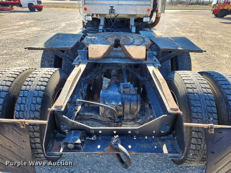 image for item JB9717 1994 Mack CH613  semi truck