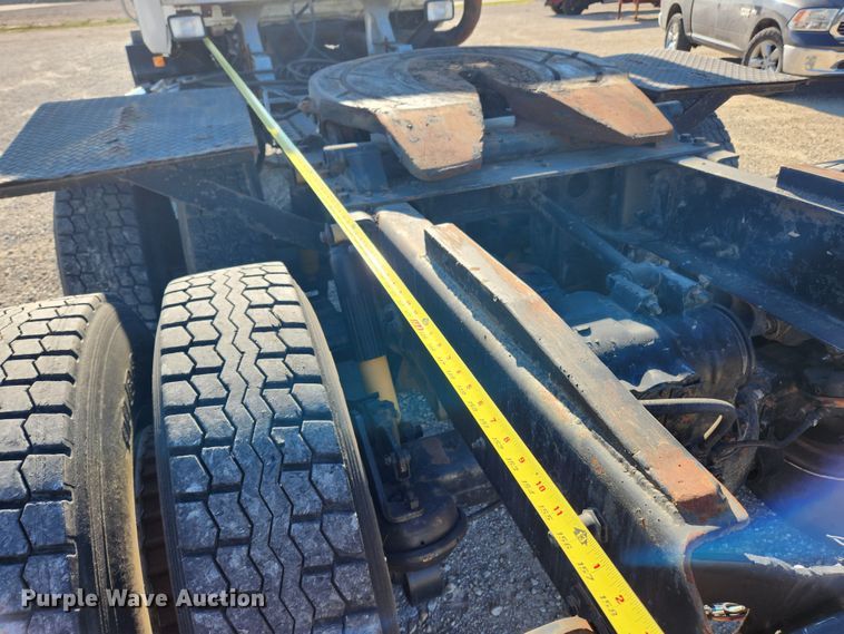 image for item JB9717 1994 Mack CH613  semi truck