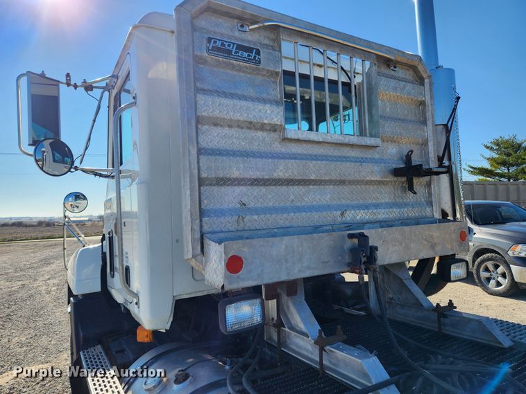 image for item JB9717 1994 Mack CH613  semi truck