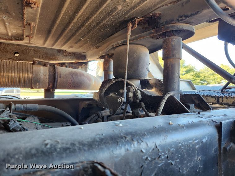 image for item JB9717 1994 Mack CH613  semi truck