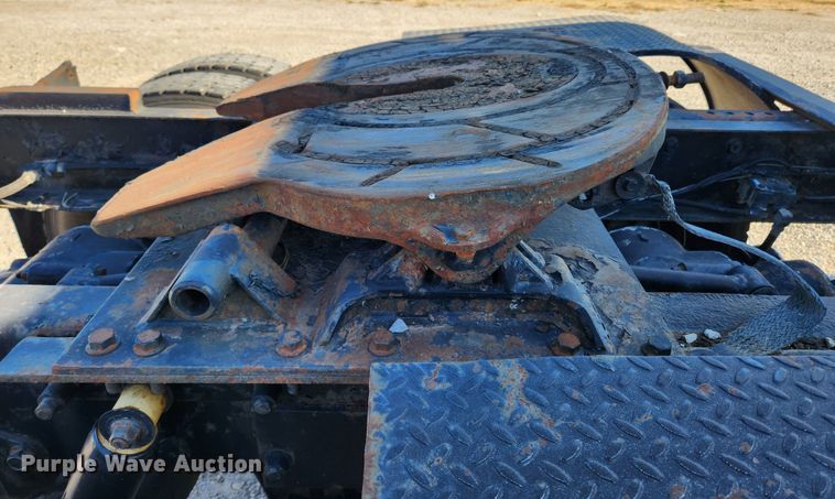 image for item JB9717 1994 Mack CH613  semi truck