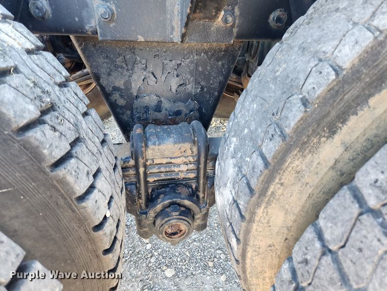 image for item JB9717 1994 Mack CH613  semi truck