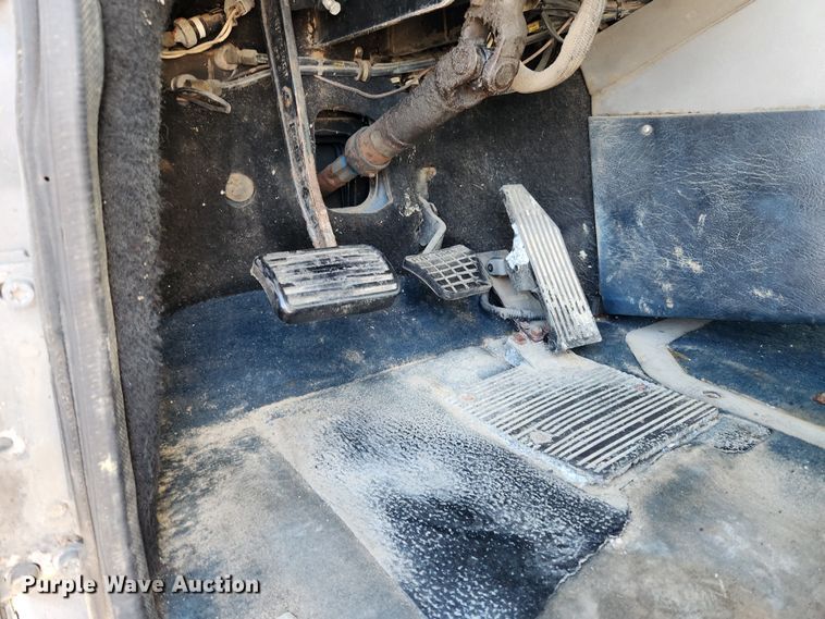 image for item JB9717 1994 Mack CH613  semi truck