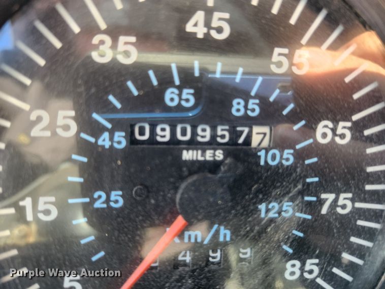 image for item JB9717 1994 Mack CH613  semi truck