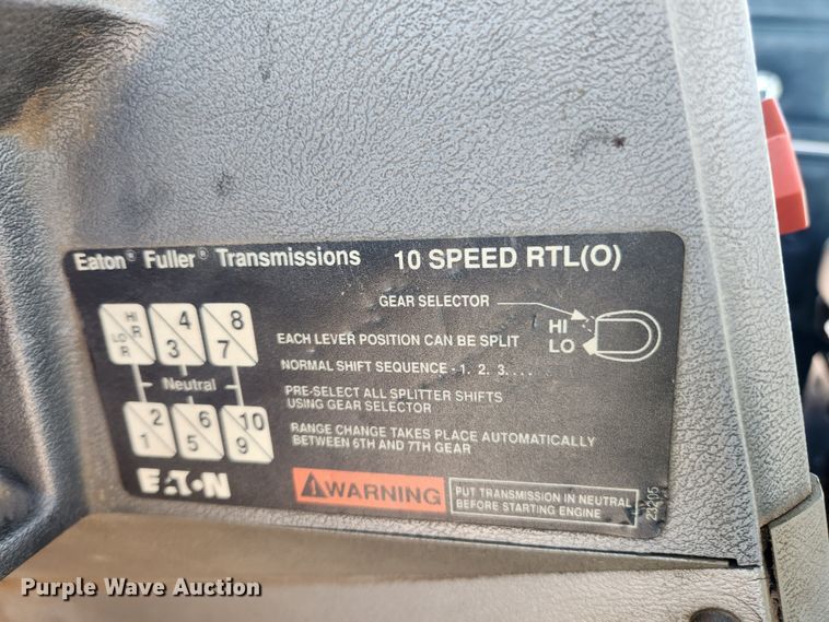 image for item JB9717 1994 Mack CH613  semi truck