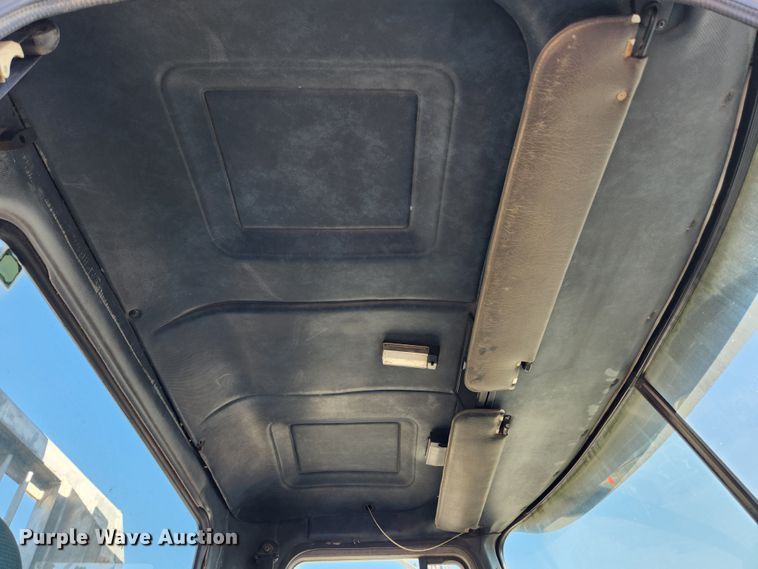 image for item JB9717 1994 Mack CH613  semi truck