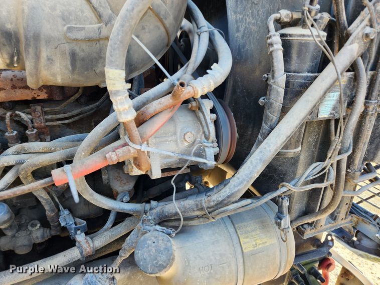 image for item JB9717 1994 Mack CH613  semi truck