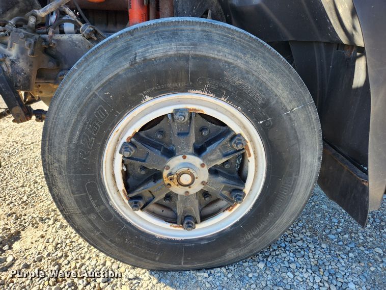 image for item JB9717 1994 Mack CH613  semi truck