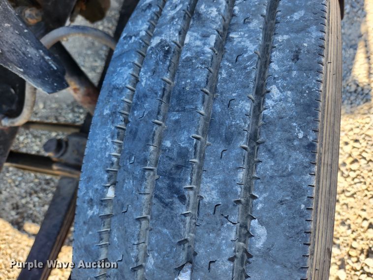 image for item JB9717 1994 Mack CH613  semi truck