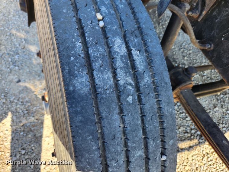 image for item JB9717 1994 Mack CH613  semi truck