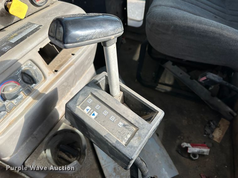 image for item JD9668 2001 Mack CX613  semi truck