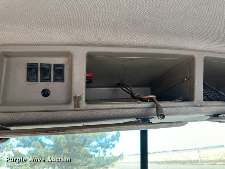 image for item JD9668 2001 Mack CX613  semi truck