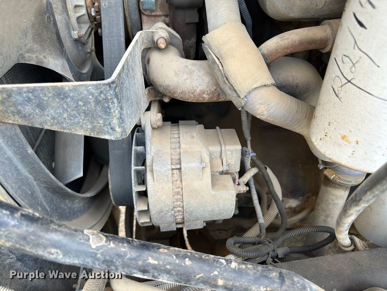 image for item JD9668 2001 Mack CX613  semi truck