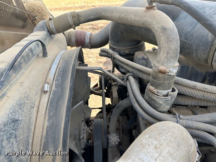 image for item JD9668 2001 Mack CX613  semi truck