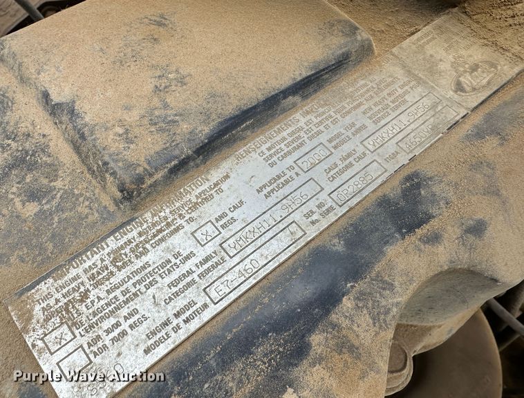 image for item JD9668 2001 Mack CX613  semi truck