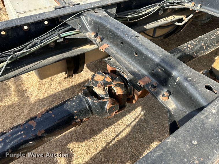 image for item JD9668 2001 Mack CX613  semi truck