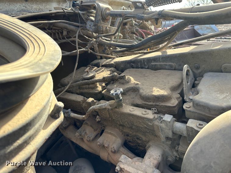 image for item JD9671 1989 Ford LTL9000  truck cab and chassis