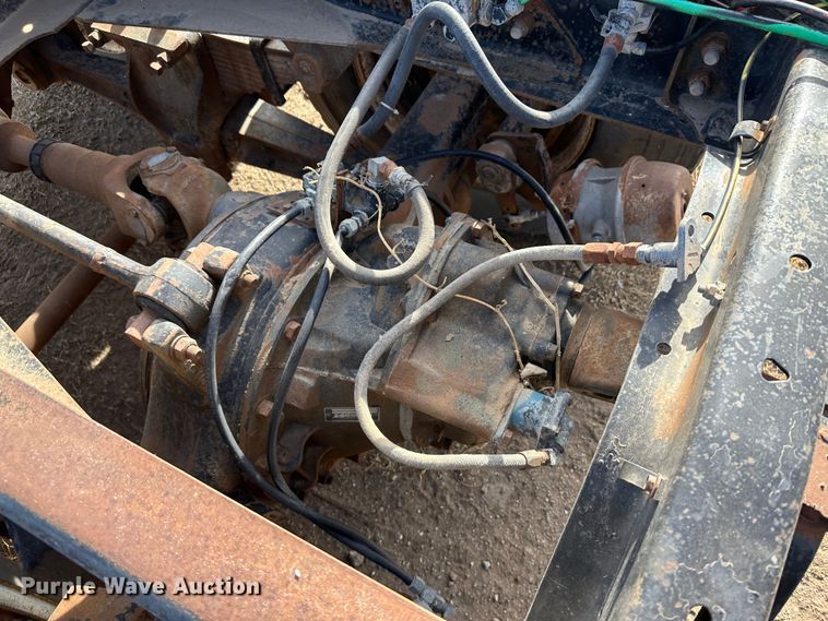 image for item JD9671 1989 Ford LTL9000  truck cab and chassis