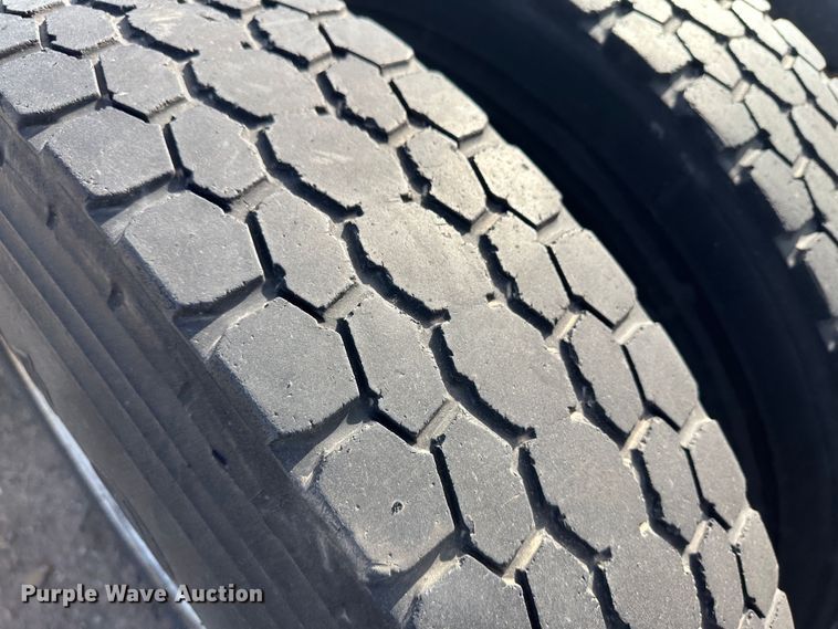 image for item JD9671 1989 Ford LTL9000  truck cab and chassis