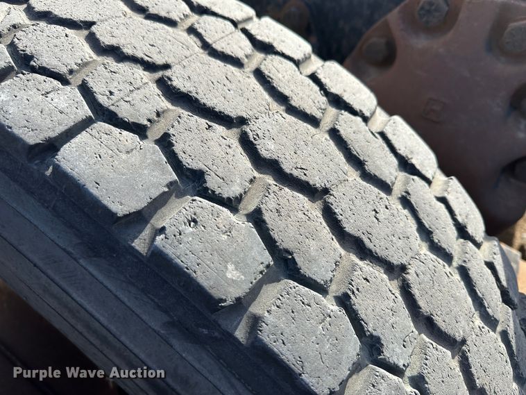 image for item JD9671 1989 Ford LTL9000  truck cab and chassis