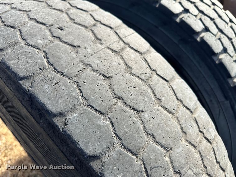 image for item JD9671 1989 Ford LTL9000  truck cab and chassis