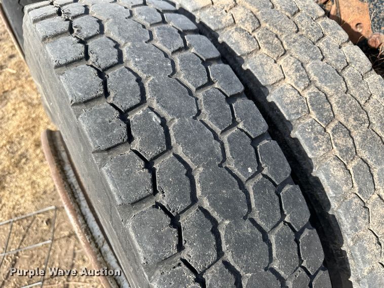 image for item JD9671 1989 Ford LTL9000  truck cab and chassis