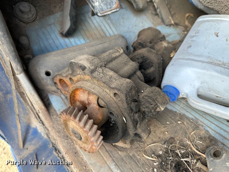 image for item JD9671 1989 Ford LTL9000  truck cab and chassis