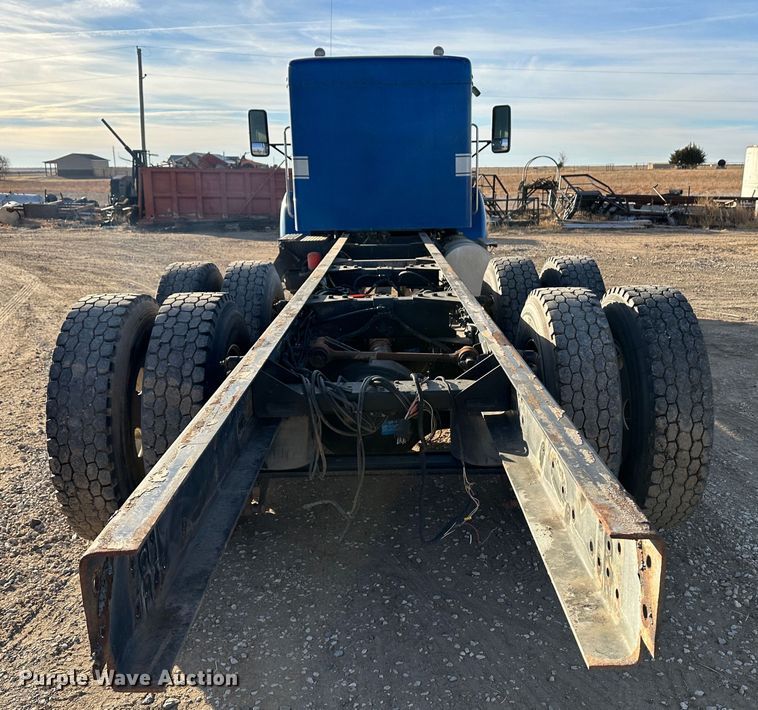 image for item JD9681 2005 Kenworth T300  truck cab and chassis