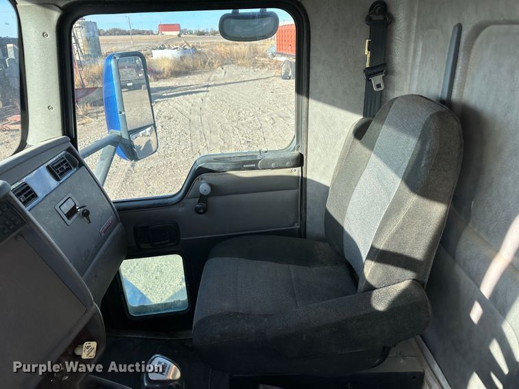 image for item JD9681 2005 Kenworth T300  truck cab and chassis