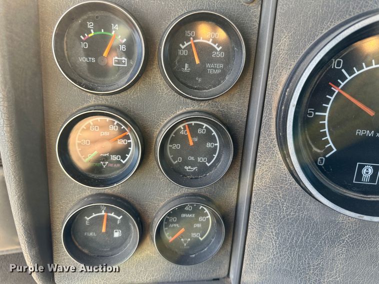 image for item JD9681 2005 Kenworth T300  truck cab and chassis