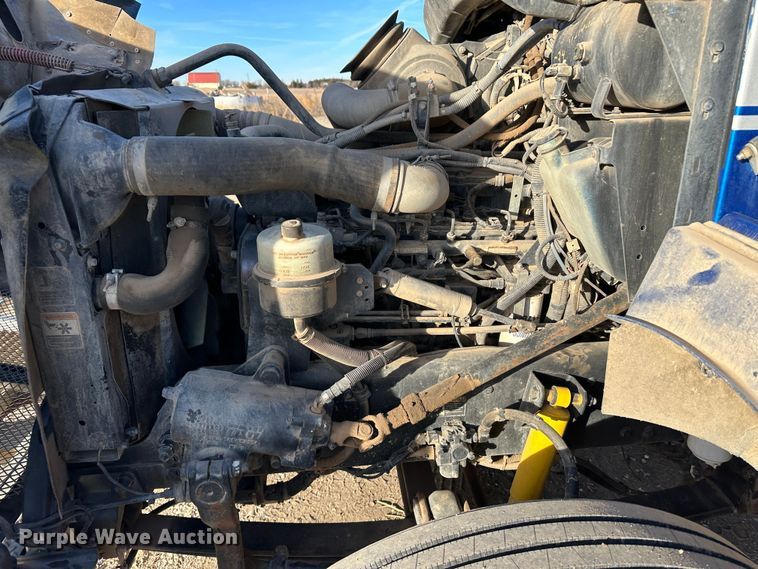 image for item JD9681 2005 Kenworth T300  truck cab and chassis