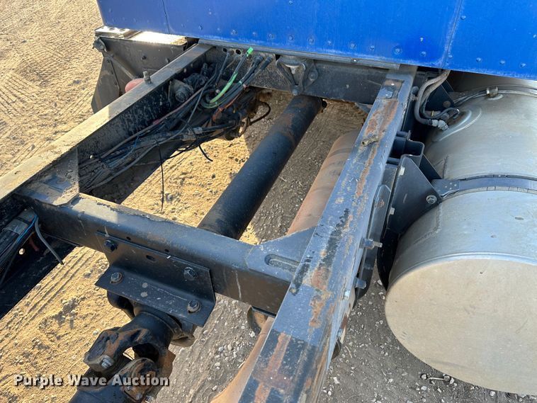 image for item JD9681 2005 Kenworth T300  truck cab and chassis