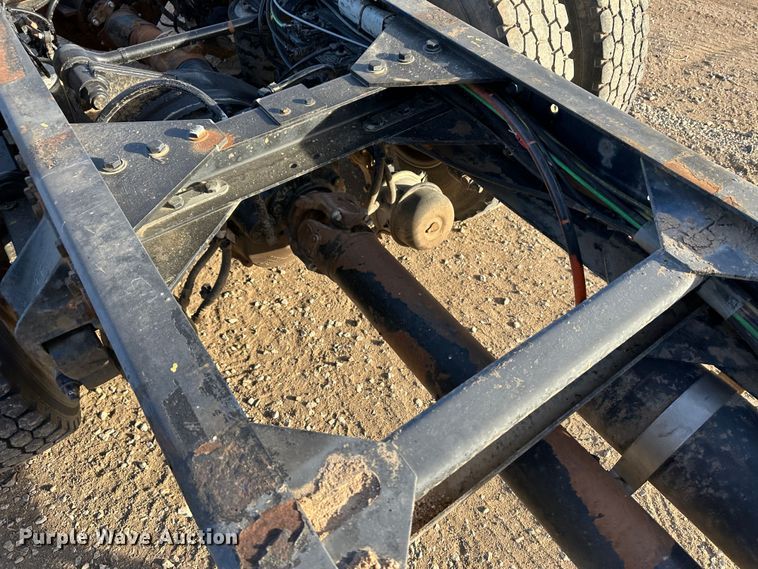 image for item JD9681 2005 Kenworth T300  truck cab and chassis