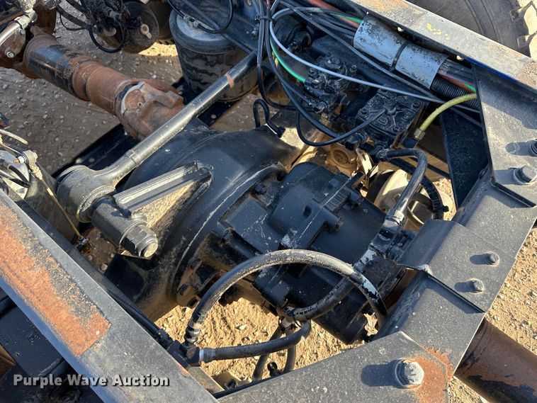 image for item JD9681 2005 Kenworth T300  truck cab and chassis