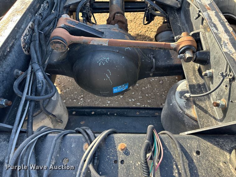 image for item JD9681 2005 Kenworth T300  truck cab and chassis