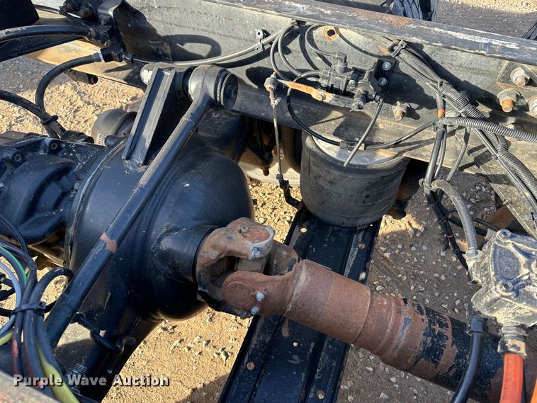 image for item JD9681 2005 Kenworth T300  truck cab and chassis