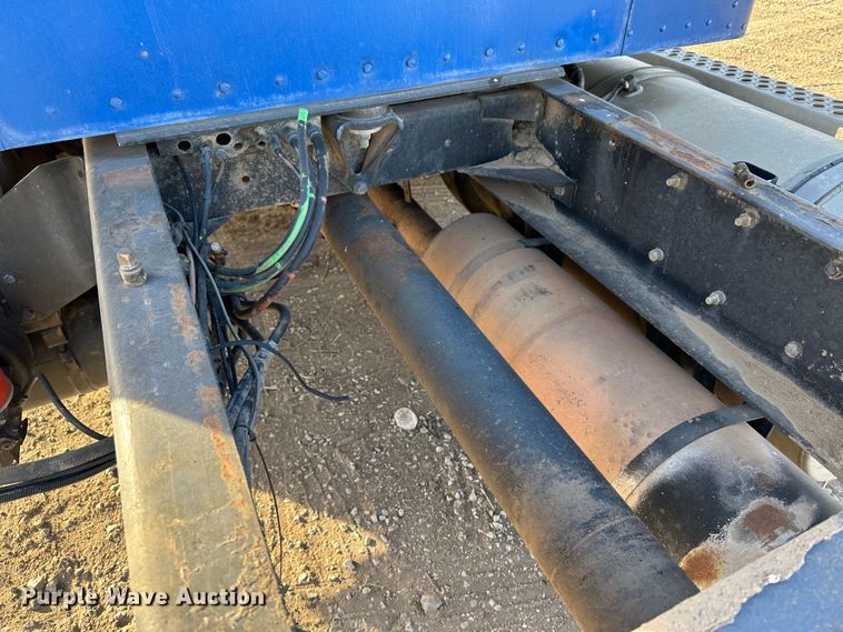 image for item JD9681 2005 Kenworth T300  truck cab and chassis