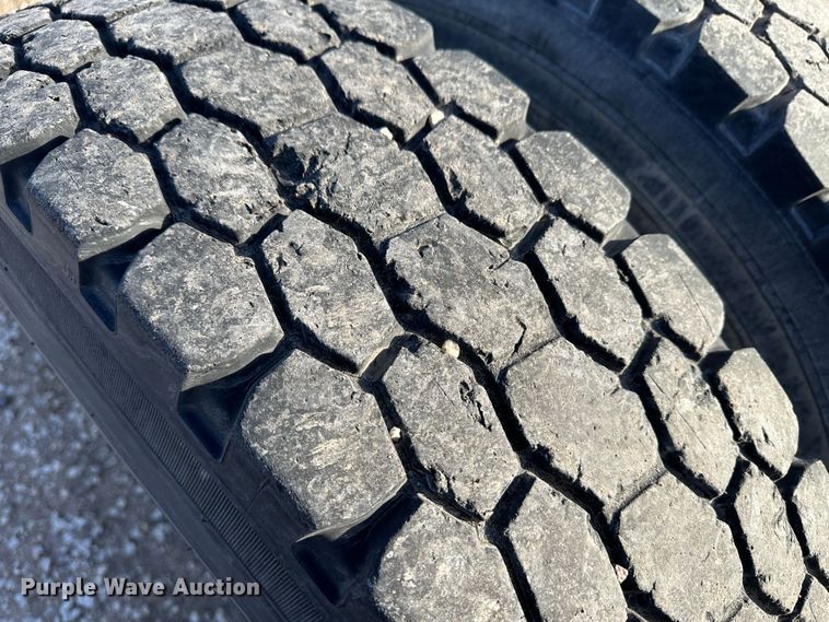 image for item JD9681 2005 Kenworth T300  truck cab and chassis