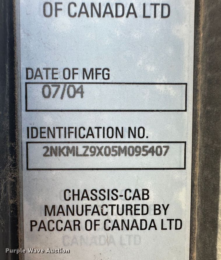 image for item JD9681 2005 Kenworth T300  truck cab and chassis